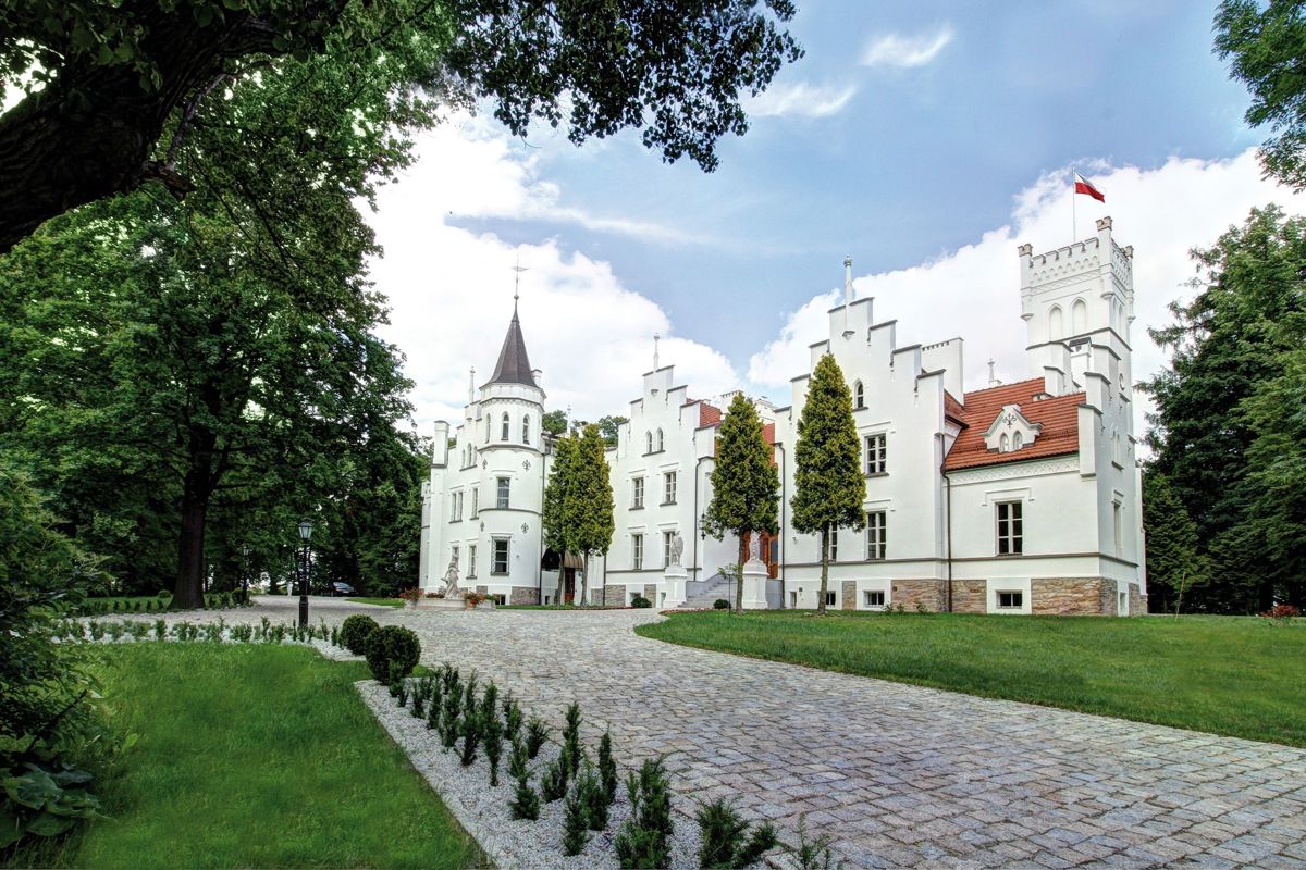 Pałac Sulisław, zamek